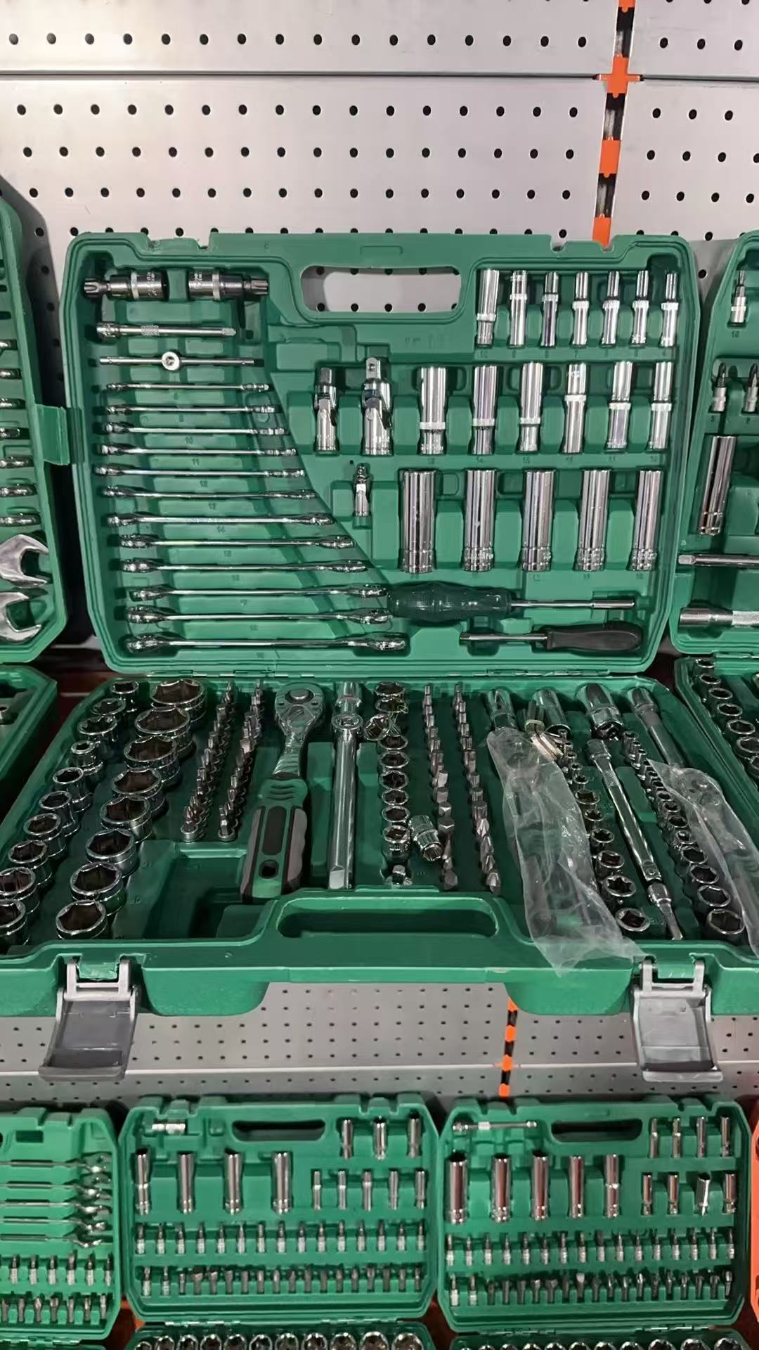 216-częściowy zestaw narzędzi  – Gardening Tools Set recenzja i cena