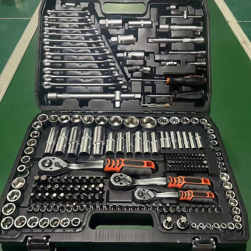 216-częściowy zestaw narzędzi  – Gardening Tools Set recenzja i cena